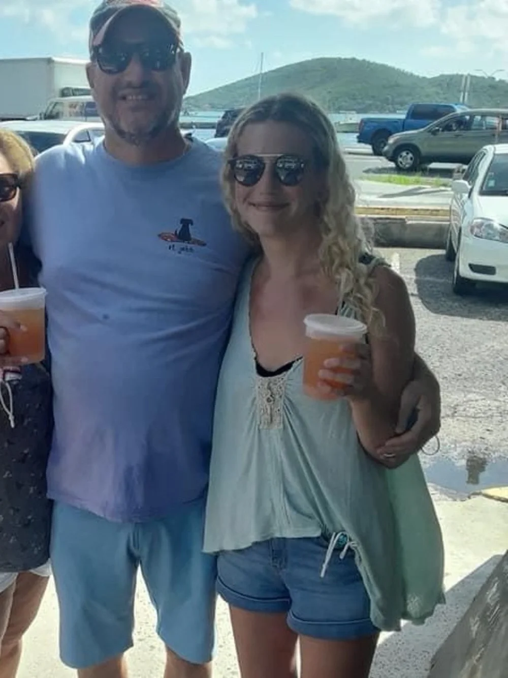 AE- Mom Jean Shorts